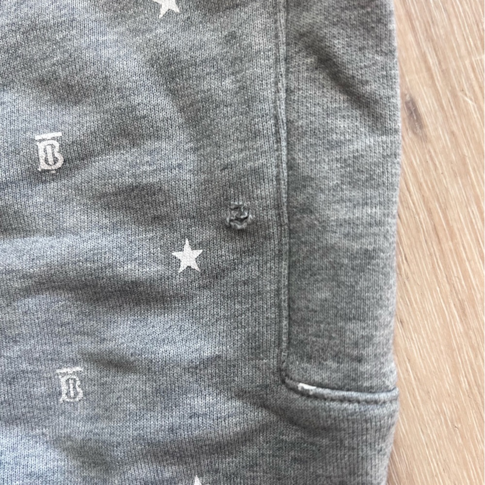 10Y Burberry Unisex Gregory Star Print Jogger & 
12Y Sweatshirt TB Monog… - Picture 10 of 16